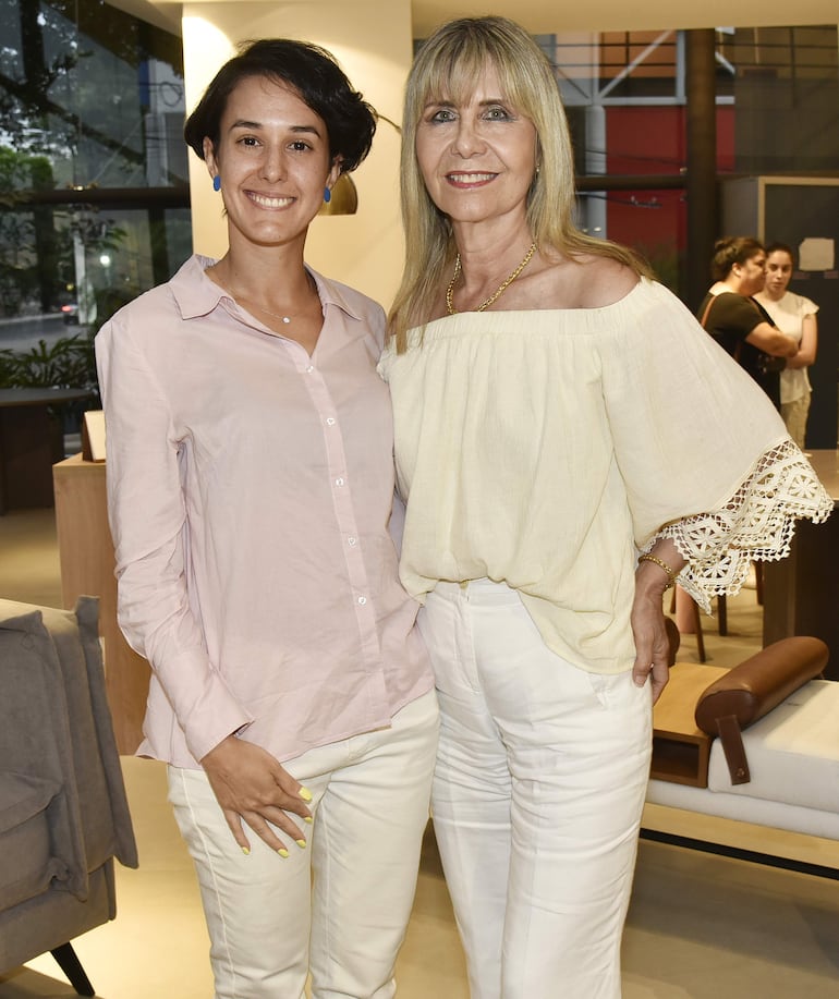 Viviana Pozzoli y Celina Domaniczky.