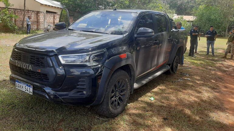 La camioneta Toyota Hilux robada que conducía el agente detenido.