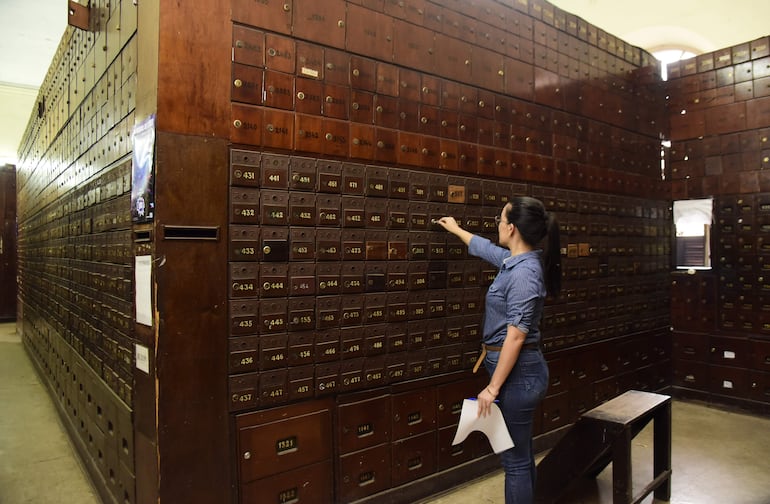 Las casillas de correo nacional siguenm utilizadas en estos tiempos en que la tecnología permite enviar mensajes formales en cuestión de segundos, vía mail.