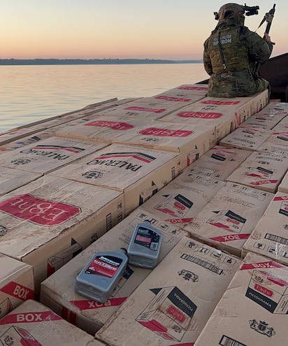 La carga de cigarrillos paraguayos de contrabando incautada en el Lago de Itaipú.