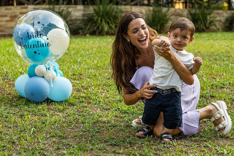 Mamá Puppa Careaga con el dulce Valentino.