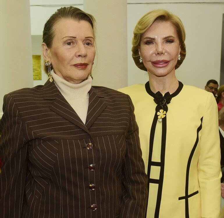 Mary Llorens y Carmiña Pérez Falabella.