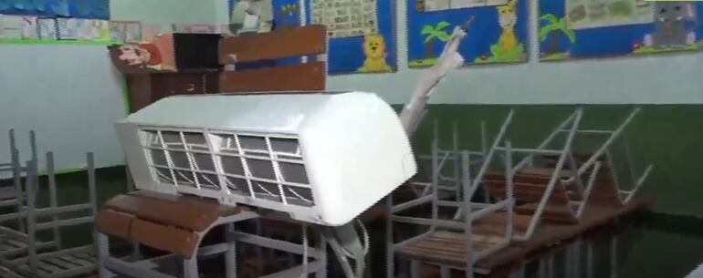 Reponen acondicionadores de aire robados en escuela capitalina.