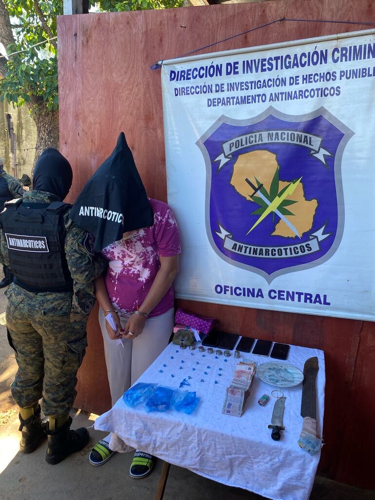 En el refugio de la SEN del barrio Tacumbú de Asunción, fue detenida una presunta microtraficante con dosis de sustancias ilícitas dispuestas para su venta.