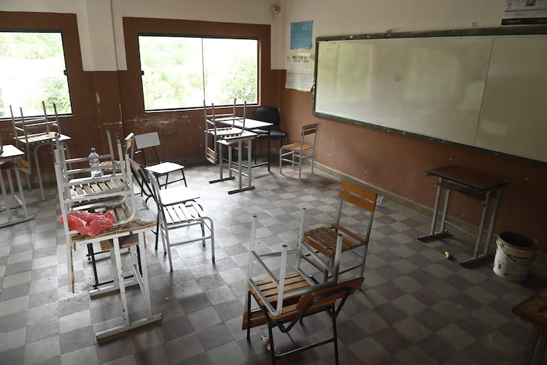 Una sala vacía esta mañana en el colegio República del Perú, del barrio Sajonia.