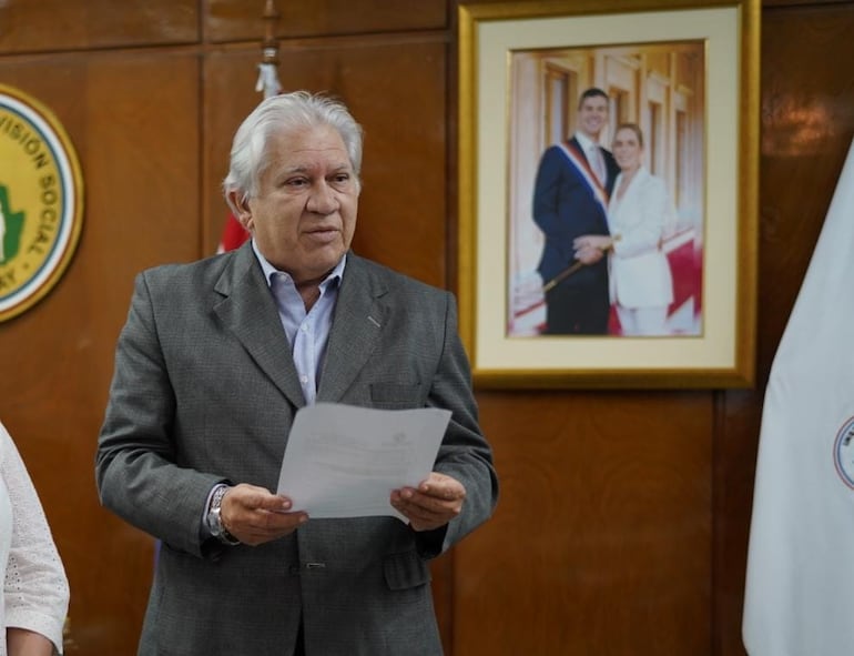 El doctor Gustavo Alberto González Maffiodo, nuevo miembro titular del Consejo de Administración del Instituto de Previsión Social (IPS), en representación del Ministerio de Salud Pública y Bienestar Social (MSPBS).