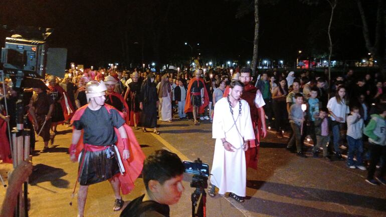 Obra teatral de la Crucifixión de Jesús, por las avenidas de San Joaquín.