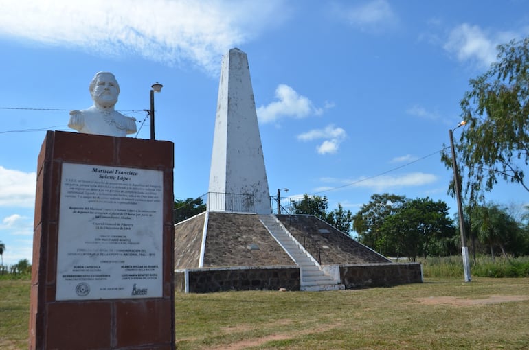 Uno de los sitios históricos  más visitados en Villeta  es Itá Ybaté. En el lugar  se encuentra el monumento de Lomas Valentinas y un busto en honor del mariscal Francisco Solano López.