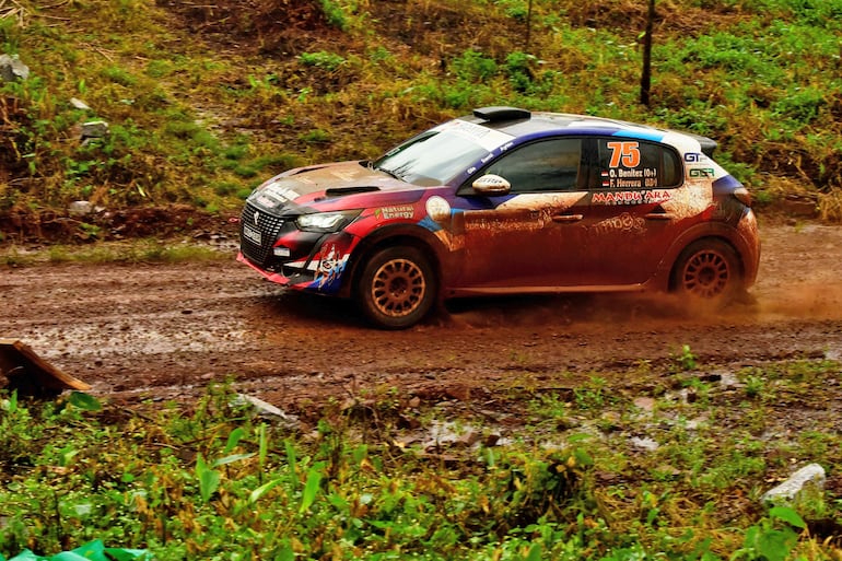 Omar Benítez y Fabián Herrera (Peugeot 208) comandan en la F2.