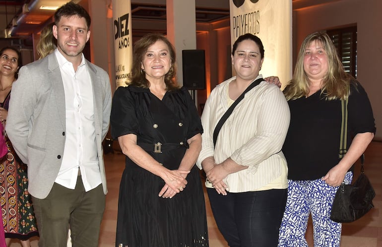 Vito Kruger, Berta Rojas, Fernanda Fleitas y Silvia Kohnen. 