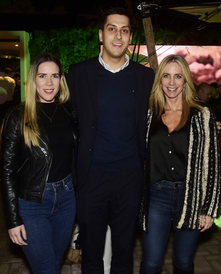 Marcela Acosta, Guillermo Ring y Adriana Gómez Núñez.