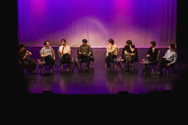 Los actores de "La Sociedad de la Nieve" durante uno de los conversatorios ofrecidos en diferentes ciudades de Latinoamérica.