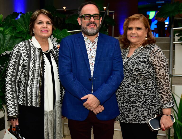 Yolanda Gómez, José María Calvo y Fátima Scavone.