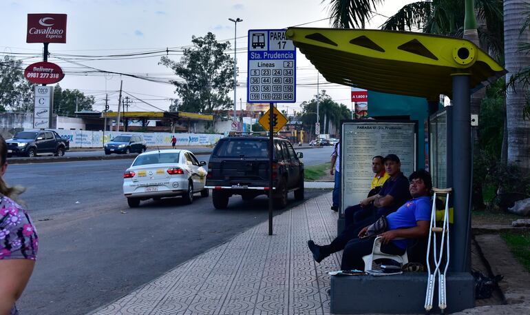 La instalación de cartelería y refugios en la ruta ya se encuentra instalada a lo largo de la ruta PY03, ex Transchaco.