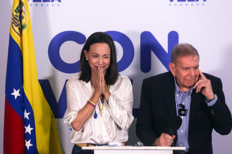 La líder opositora venezolana María Corina Machado junto al ex candidato a la presidencia de Venezuela Edmundo González Urrutia.