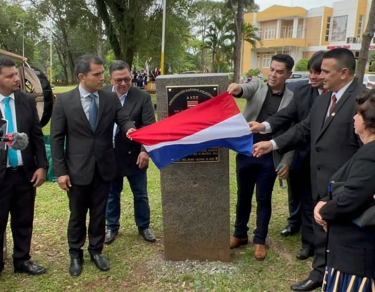 Un acto protocolar se realizó en honor al 94 aniversario de la ciudad.