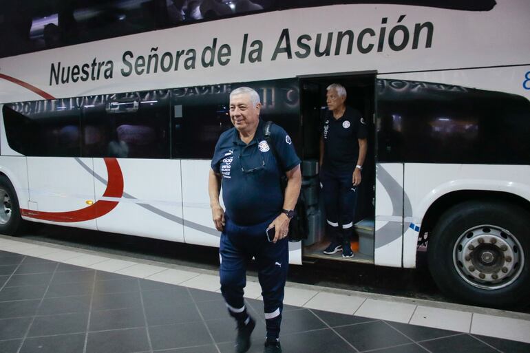 Carlos Jara Saguier, entrenador de la Albirroja, rumbo al Preolímpico.