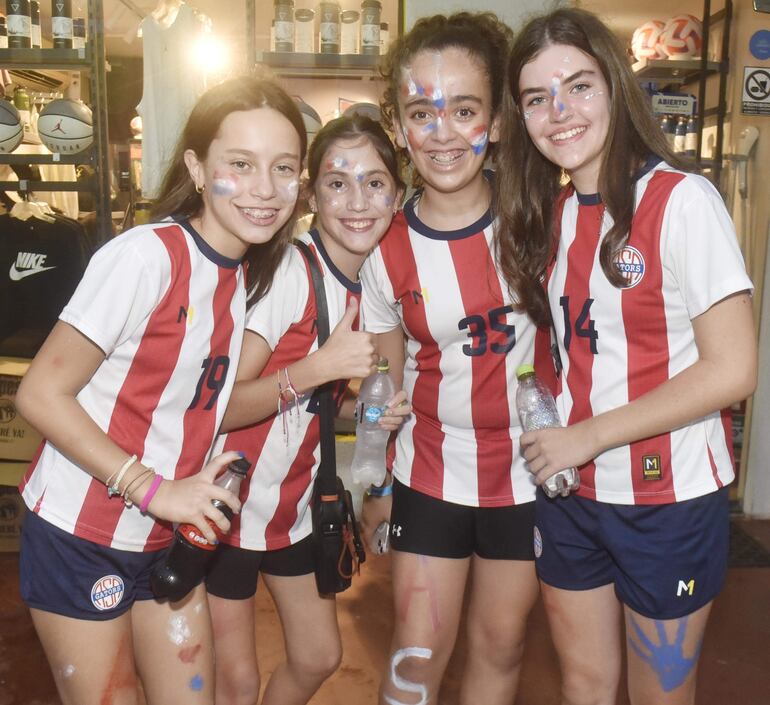 Rafaella Bibolini, Giulietta Felippo, Giulia Palumbo y Renata Nasta.