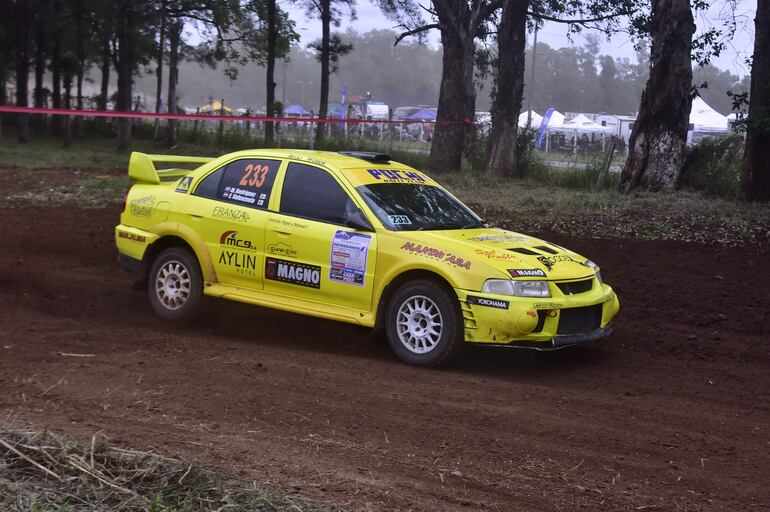 La dupla compuesta por Martín Rodríguez y Eduardo Valenzuela (Mitsubishi Lancer Evo VI) se llevó el triunfo en la RC2N-H.