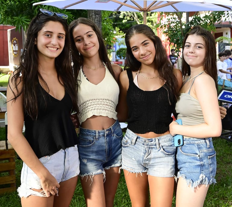 Isabella Andrada, Jazmín Pereira, Juliana González y Antonella Levin.