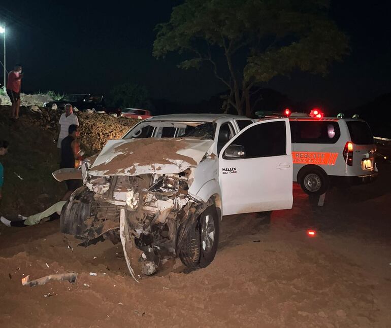 La camioneta en la que viajaba la pareja. La mujer no resistió y murió como consecuencia de las heridas que sufrió.