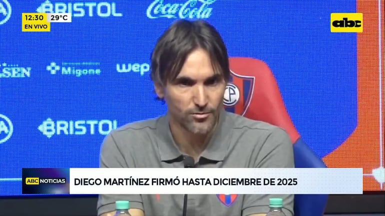 El argentino Diego Martínez en la presentación oficial como nuevo entrenador de Cerro Porteño.