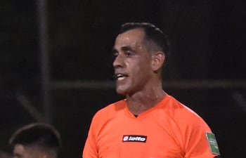 Juan Gabriel Benítez Mareco, el árbitro del último partido 2020 con el título en juego.
