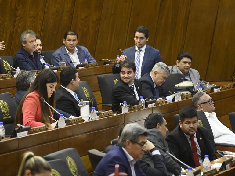 La Cámara de Diputados remitirá a la Cámara de Senadores el proyecto de ley de presupuesto 2024 aprobado en la sesión del último martes, para la decisión final.