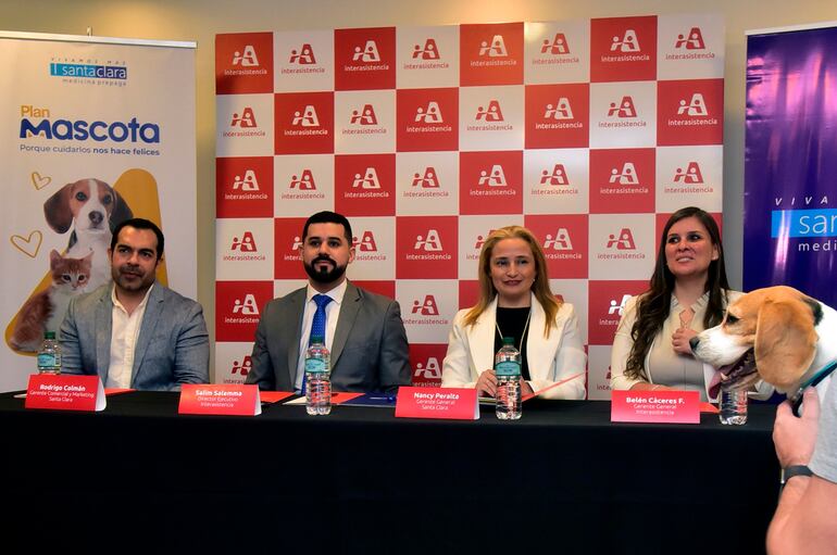 Representantes de Santa Clara e Interasistencia dieron detalles del novedoso plan dirigido a las mascotas.