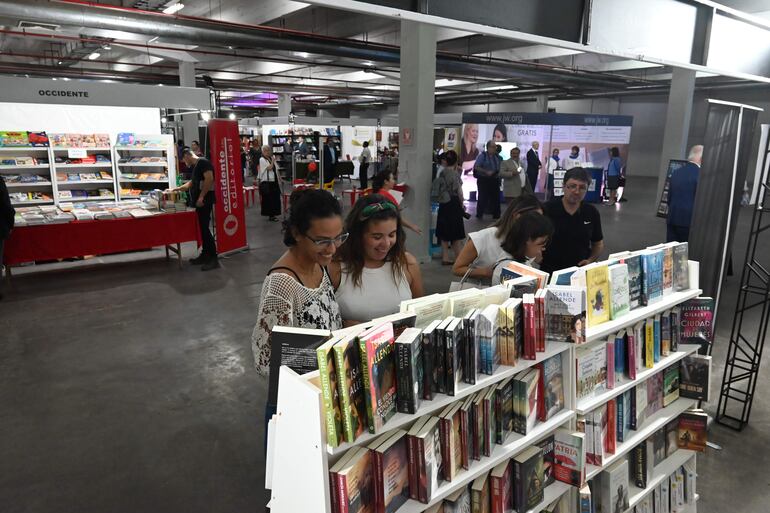 La Libroferia Capel ofrece una variedad de propuestas editoriales, para todas las edades.