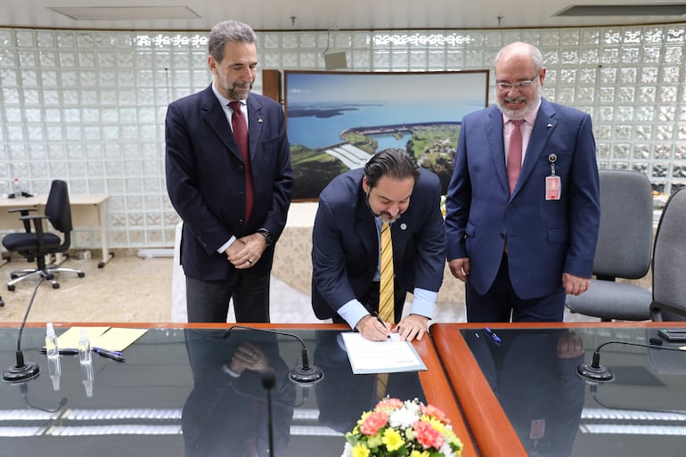 Olade e Itaipu acuerdan trabajar en el desarrollo de la integración energética.