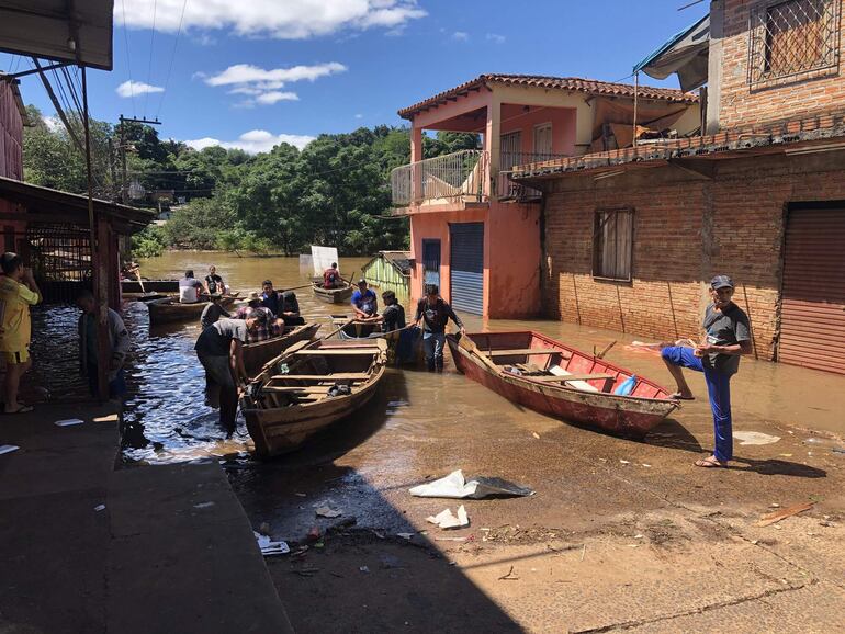 Un sector inundado en el barrio San Rafael de Ciudad del Este.