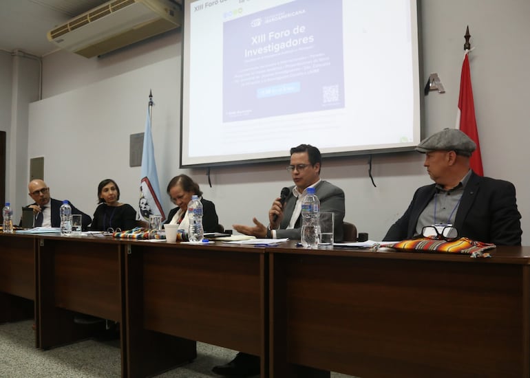 Una de las ponencias realizadas en el XIII Foro de Investigadores de la
UNIBE.