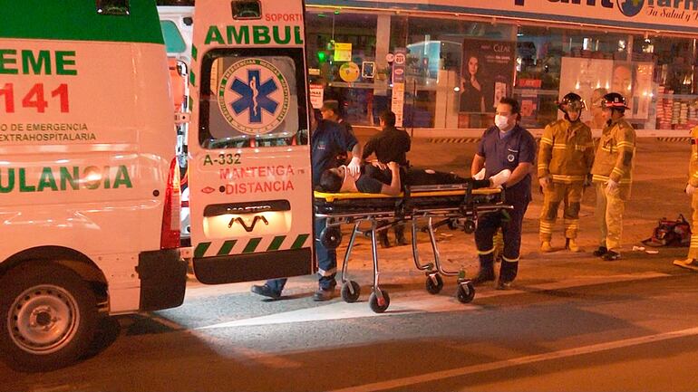 La arena en la pista asfáltica ocasiona frecuentes accidentes de tránsito.