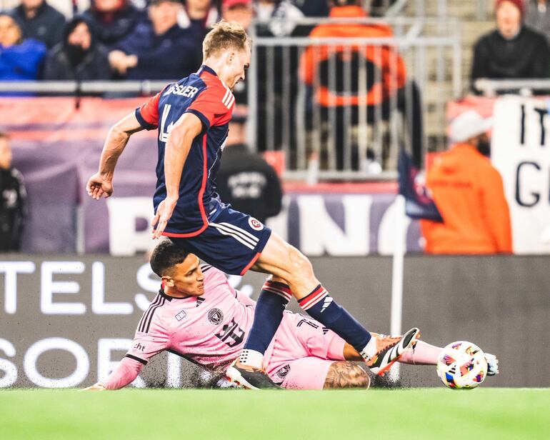 Matías Rojas en acción en el partido de Inter Miami ante New England Revolution