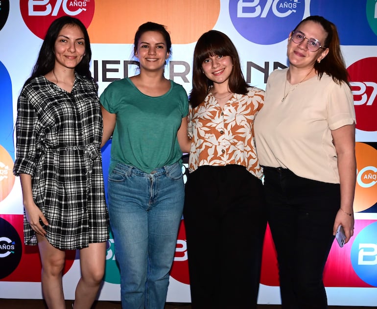 Fabiola Oliveri, Andrea Larriel, Gisselle López y Tamara Preda. 