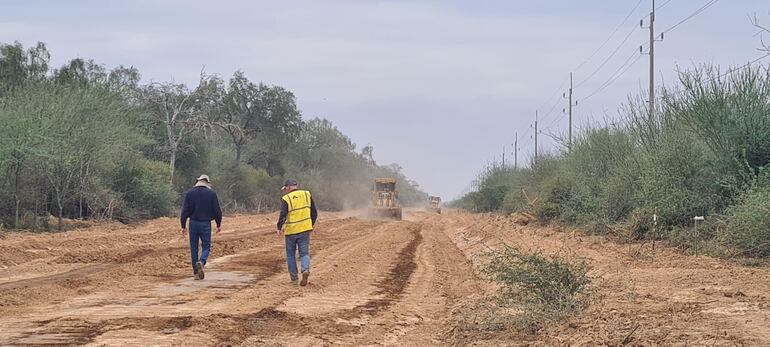 El tercer tramo del Corredor Bioceánico beneficiará directamente a 1.000 personas con la generación de empleos, pero los beneficiados indirectos serán más de 30.000 durante el desarrollo de las obras, aseguran desde el MOPC.