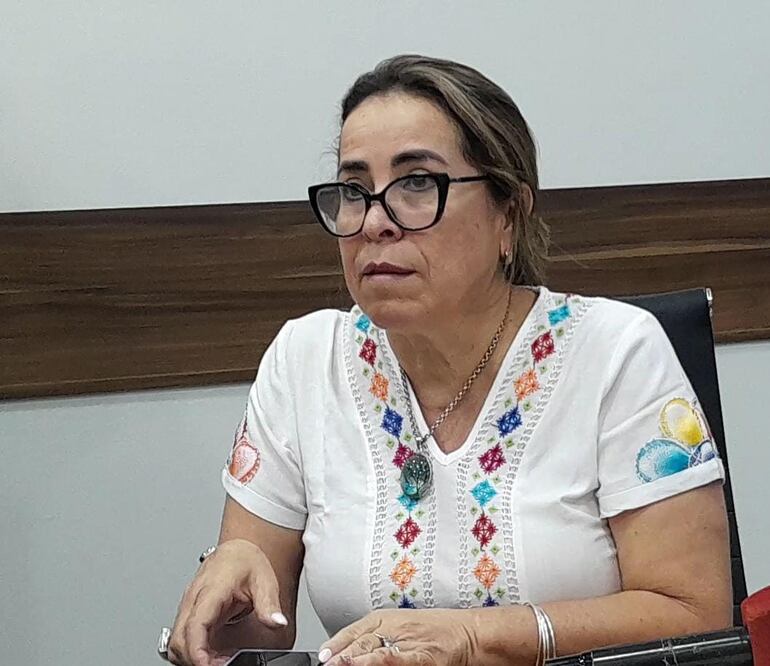 Secretaria de Educación de la Gobernación de Itapúa, Julia Rivas.