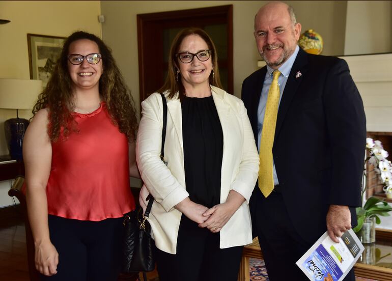 Veronika Schruder, Sandra Ostertag y Donald Clark.