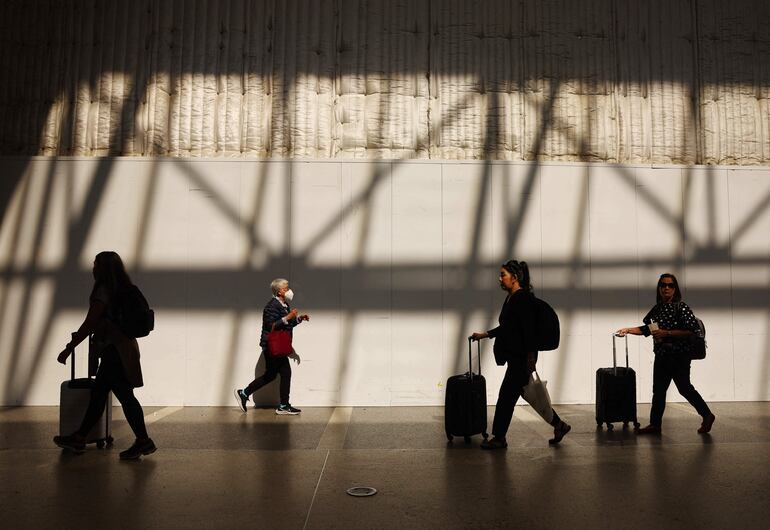 Check in, duty free, fastline... Cuando se habla de tráfico aéreo y aeropuertos aparecen con frecuencia anglicismos innecesarios.