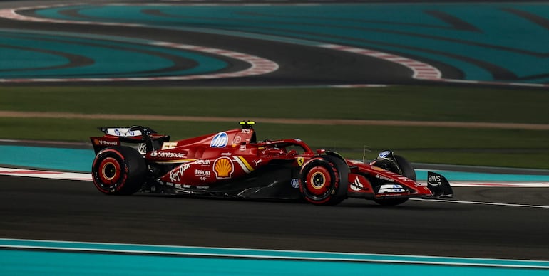 Ferrari comenzó con inconvenientes en Abu Dabi