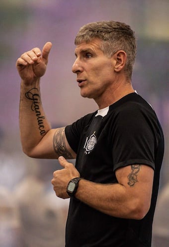 Martín Palermo (50 años), director técnico de Olimpia.