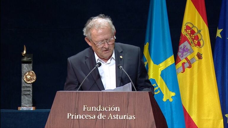 Adam Michnik reclama libertad y verdad frente a la “malvada guerra” de Putin