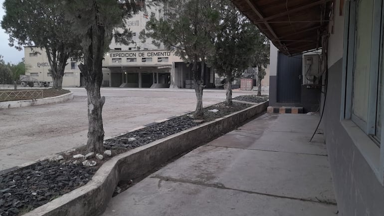 Ayer, la zona de expedición de cemento de la INC, en la planta de Villeta, estaba desolada. Aún no se sabe cuándo se reactivará la entrega del producto.