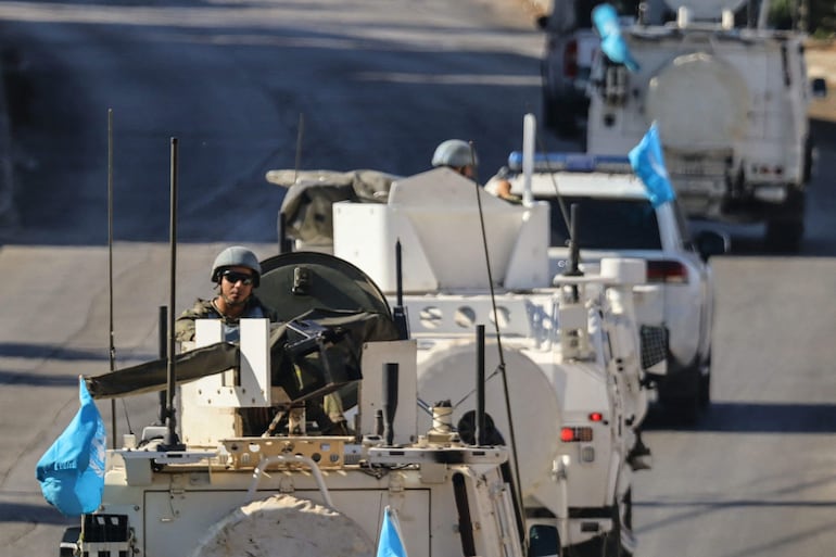 Vehículos de las fuerzas de paz de la ONU en la frontera Líbano-Israel.