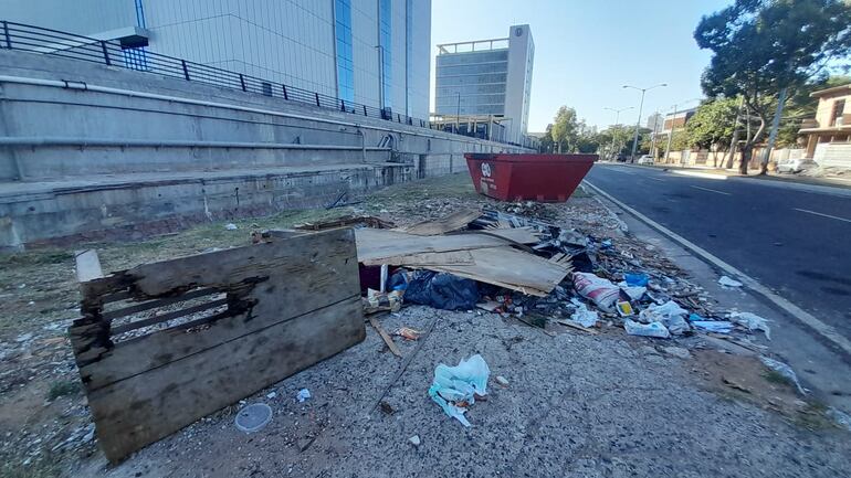 Fotografía tomada en la mañana de este miércoles en zona de nuevos edificios del Gobierno, en plena capital del país.