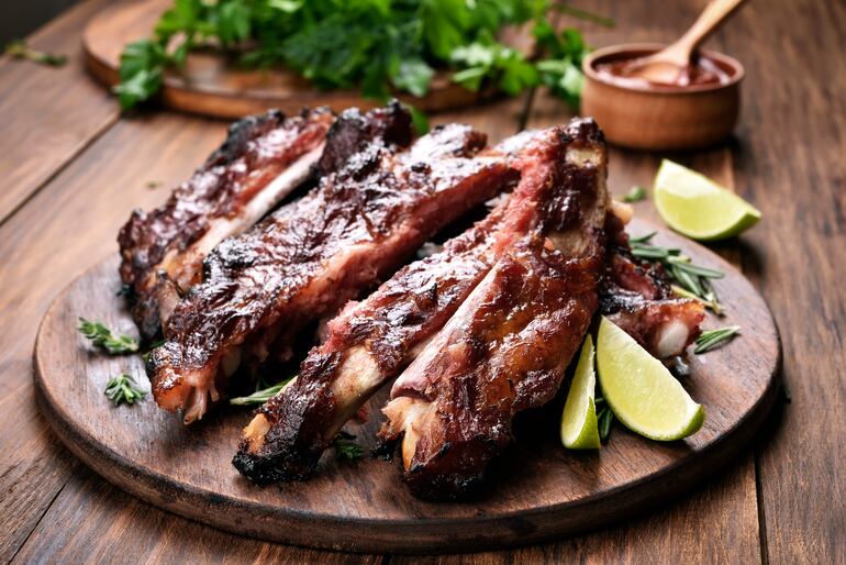 Costilla de cerdo al limón y hierbas.