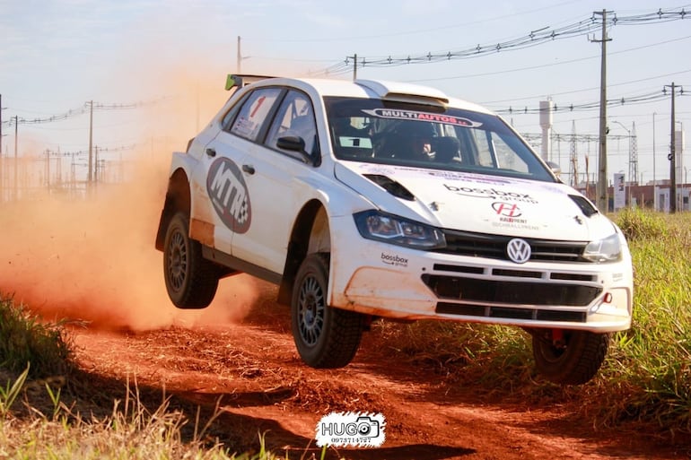 El VW Polo GTI R5, del Saba Competición, pilotado por Néstor Acosta y navegado por Diego Villalba, fue el ganador del Super Rally del Club Altoparanaense de Pilotos.