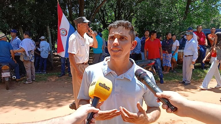 Javier Jara, productor de yerba mate  de Paso Yobai.