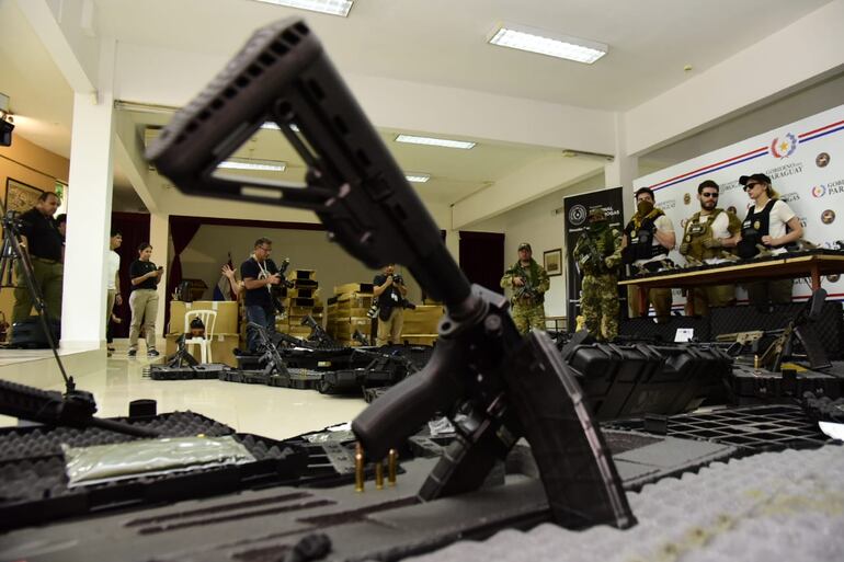 Más de 1800 armas incautadas en operativo Dakovo.